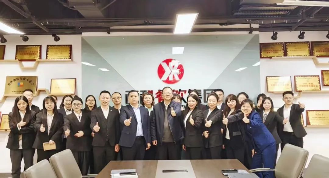 11月员工大会圆满召开，，，，，，为冲刺年度目的而起劲！