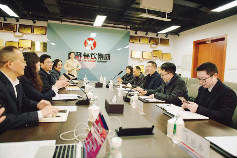 共筑协同育人平台，，，，，开启校企相助新篇：西南科技大学经济治理学院副院长郭四代一行到游艇会yth206餐饮集团交流座谈